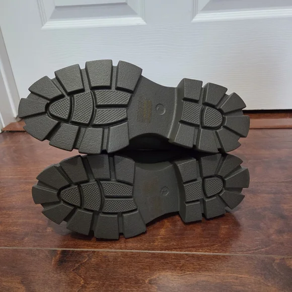 Jeffrey Campbell Platform Lug Sole  Chelsea Matte Grey Green Rain Boots Size 7 - Picture 9 of 10